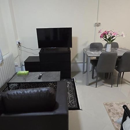 Shanti House Энфилд Экстерьер фото