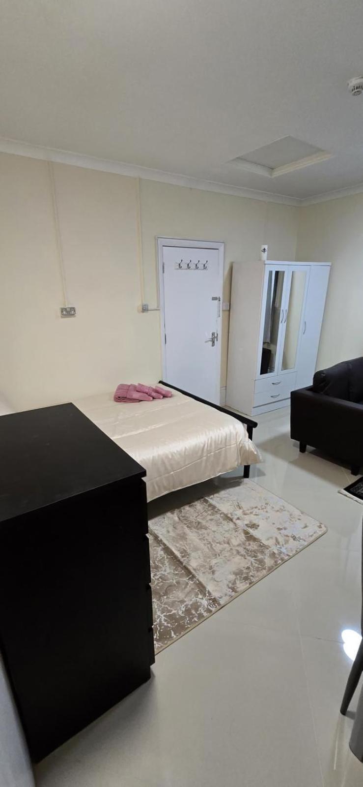 Shanti House Энфилд Экстерьер фото